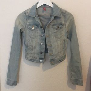 H&M distressed crop denim jacket size 2 XS